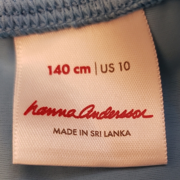 Hannah Anderson short sleeve rashguard. - Picture 4 of 4